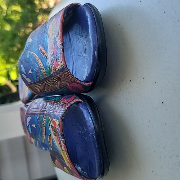 Women's Shoes Sz 6 Purple Painted Leather Open Toe Sandals Slides Wedge Tropical - Picture 9 of 9